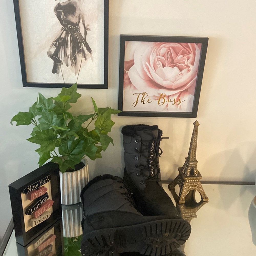 Timberland Boots - Picture 3 of 10